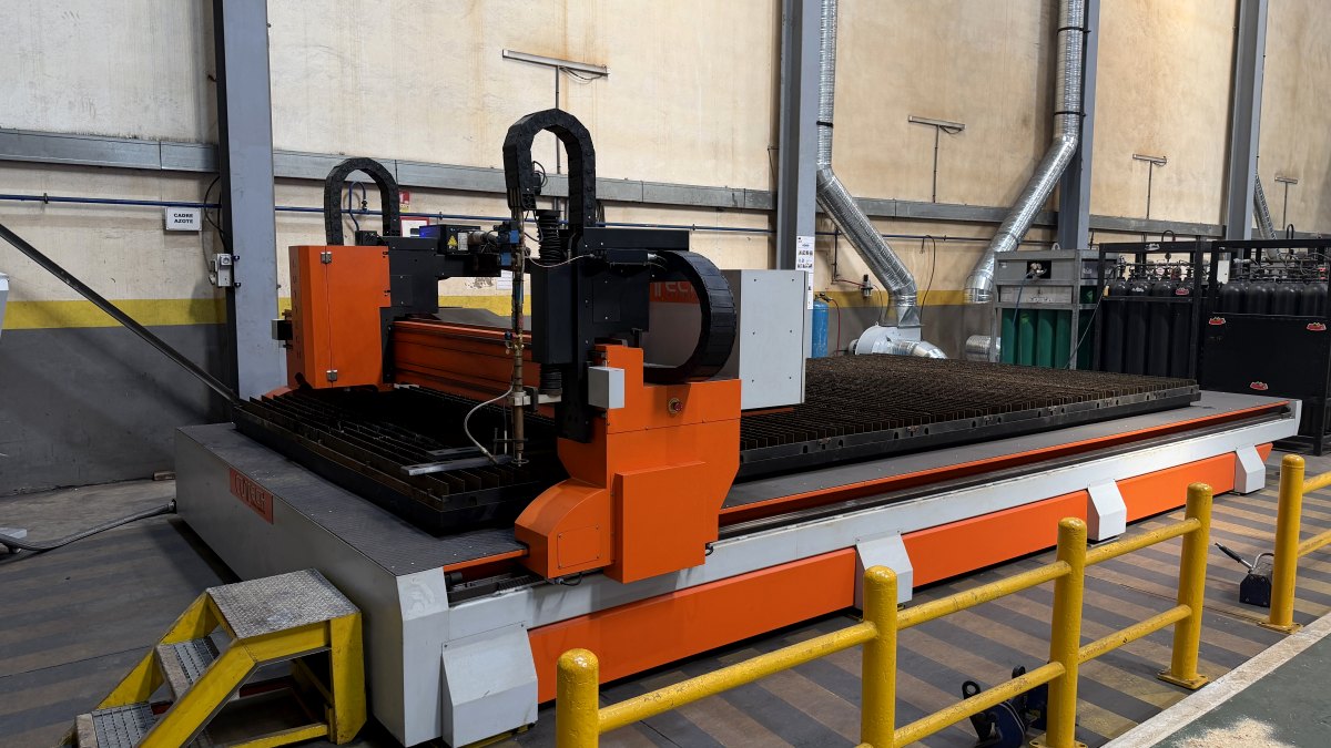 Table plasma PPS 6 m x 3 m pour grands formats industriels