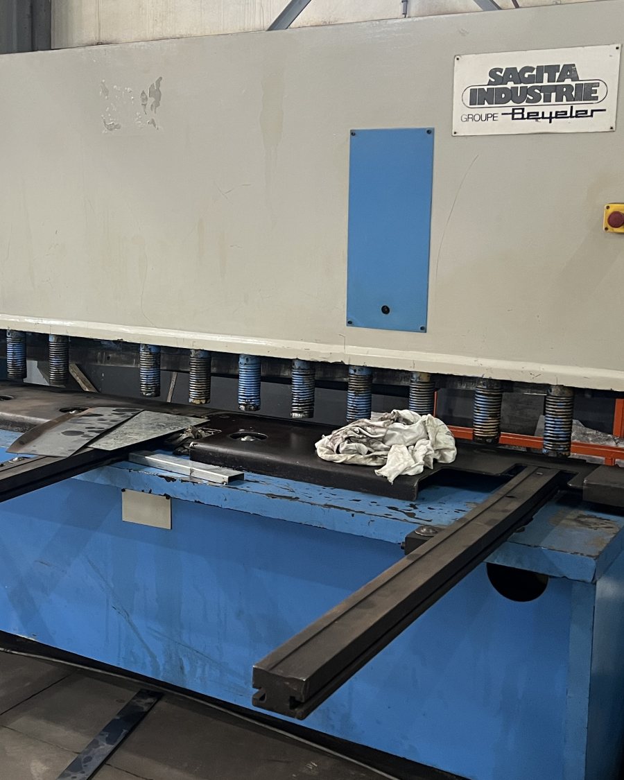 Cisaille guillotine PPS 3 m pour découpe droite de tôles