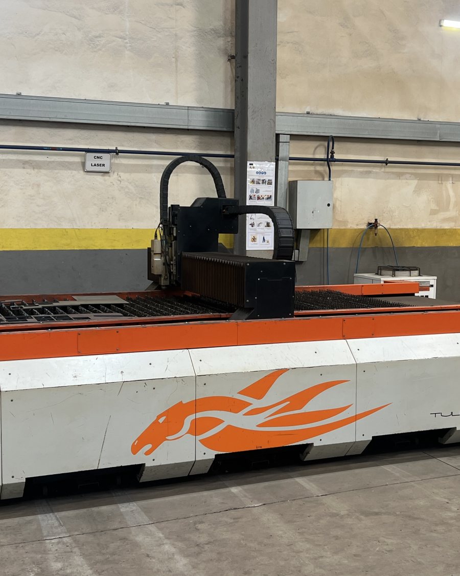 Laser fibre 2 kW PPS avec table de travail 3 m x 1,5 m